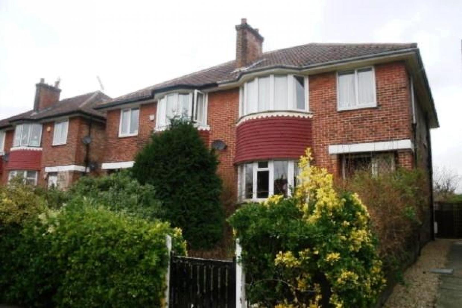 			NEW INSTRUCTION, 4 Bedroom, 1 bath, 1 reception House			 Friars Gardens, Acton